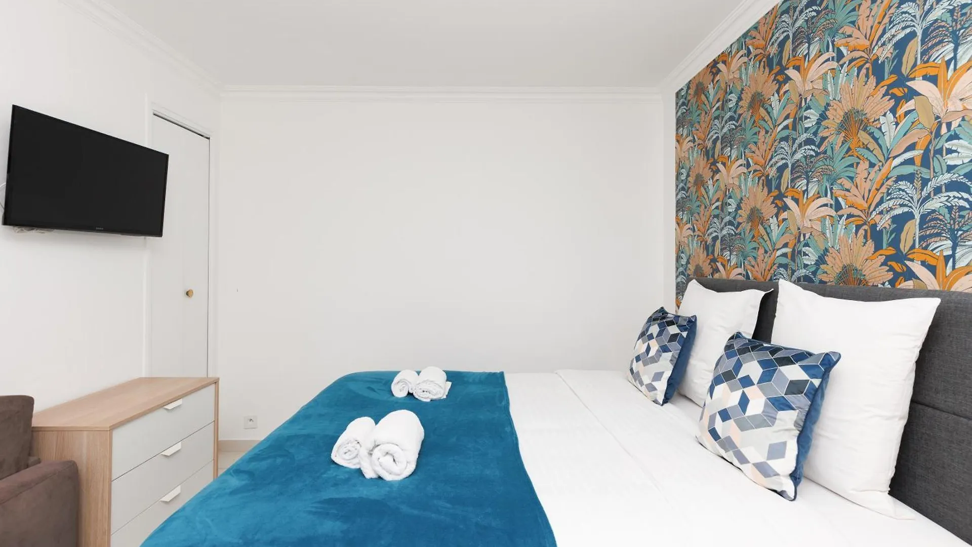 Bleu Croisette Yourhosthelper Cannes Apartment