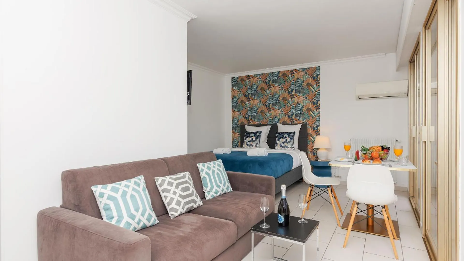 Bleu Croisette Yourhosthelper Cannes Apartment