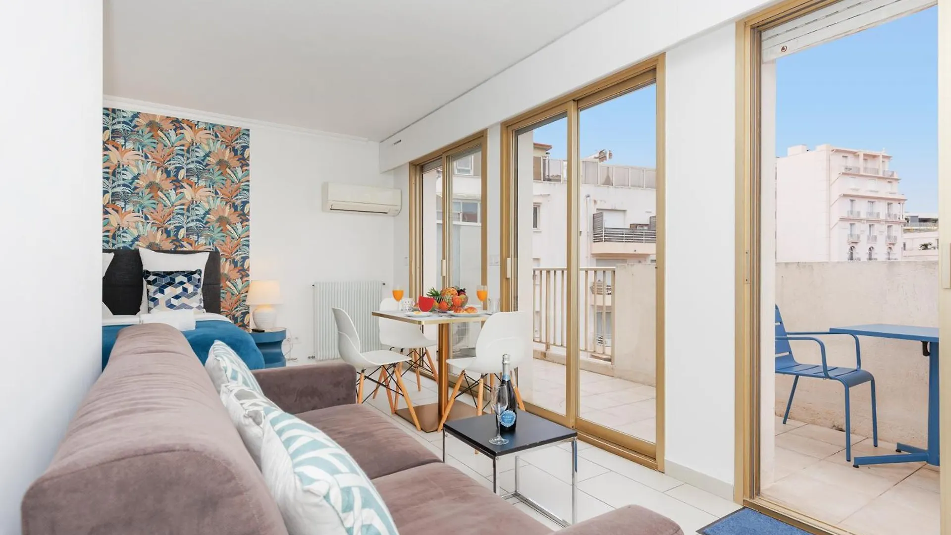Bleu Croisette Yourhosthelper Cannes